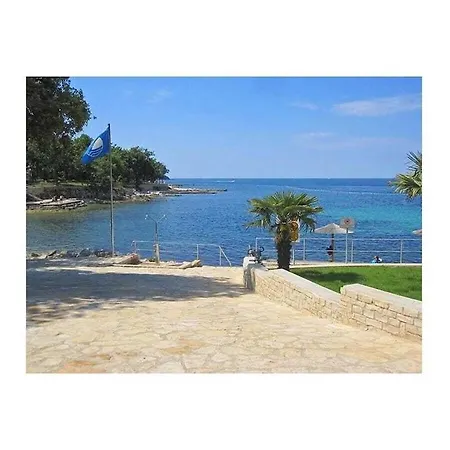 بيت للعطل In With Swimming Pool *